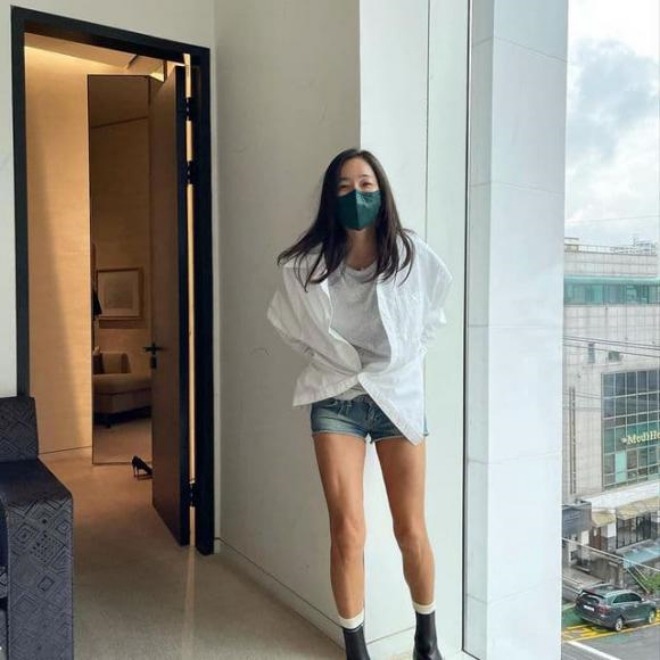 Cô từng chi tiền tỷ mua bảo hiểm cho đôi chân. Ảnh: Pinterest