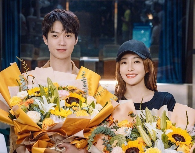 Chuyện tình cảm của cặp đôi chênh nhau 10 tuổi Tần Lam - Ngụy Đại Huân đã khiến netizen dậy sóng. Ảnh: 163