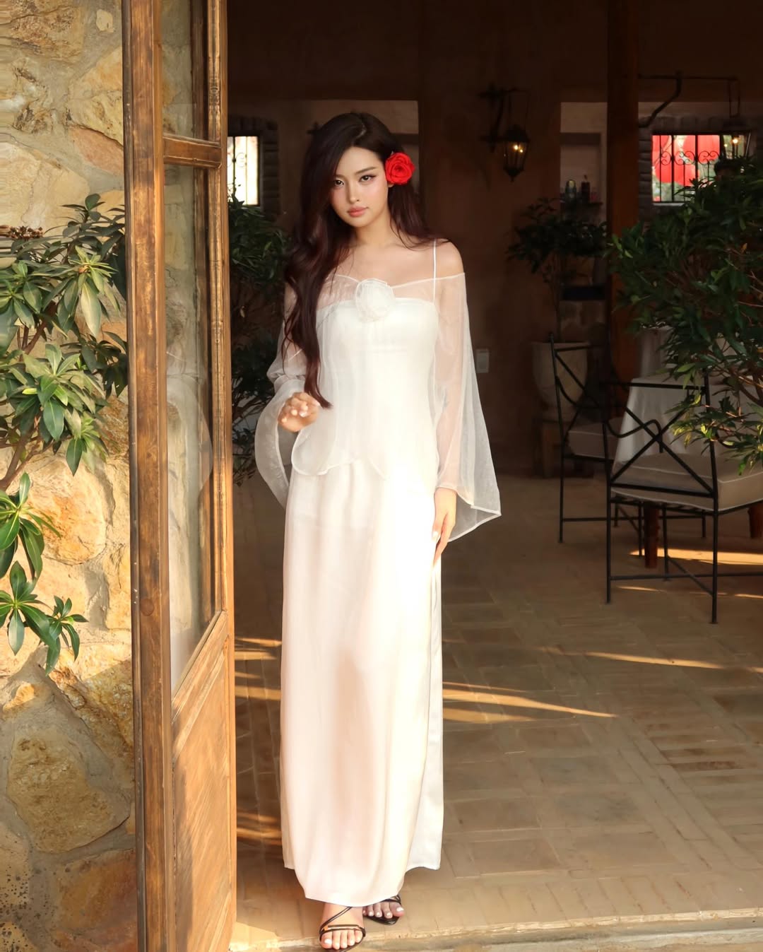 Thà là HIEUTHUHAI rủ Babyboo đóng MV cùng, chứ diễn tình cảm mà mặt đơ quá đơ