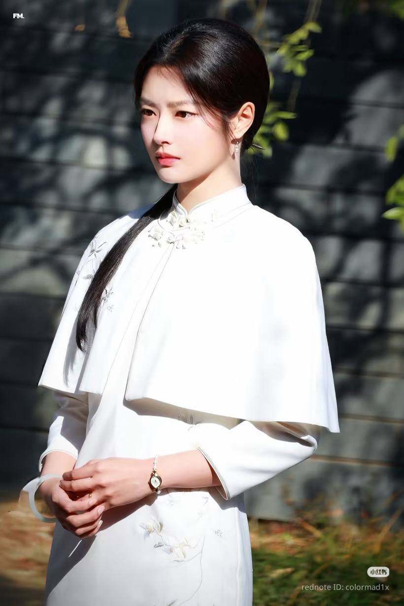 Những bộ xường xám trong phim được khen ngợi mang nét cổ điển đặc trưng