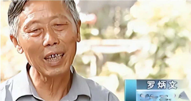 Con trai lớn của cụ Hoàng - ông La Bính Văn trả lời phỏng vấn. 