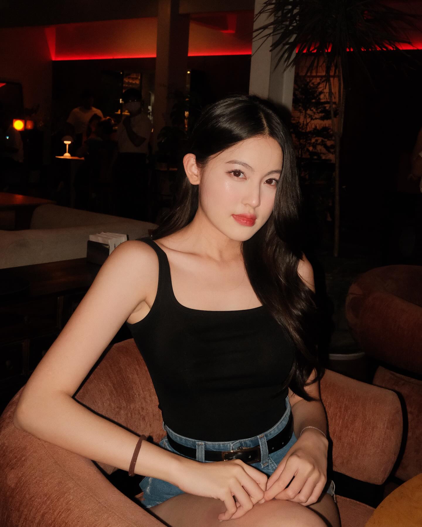 HIEUTHUHAI từng khen bạn gái là người thông minh, tinh tế và luôn tôn trọng công việc của anh