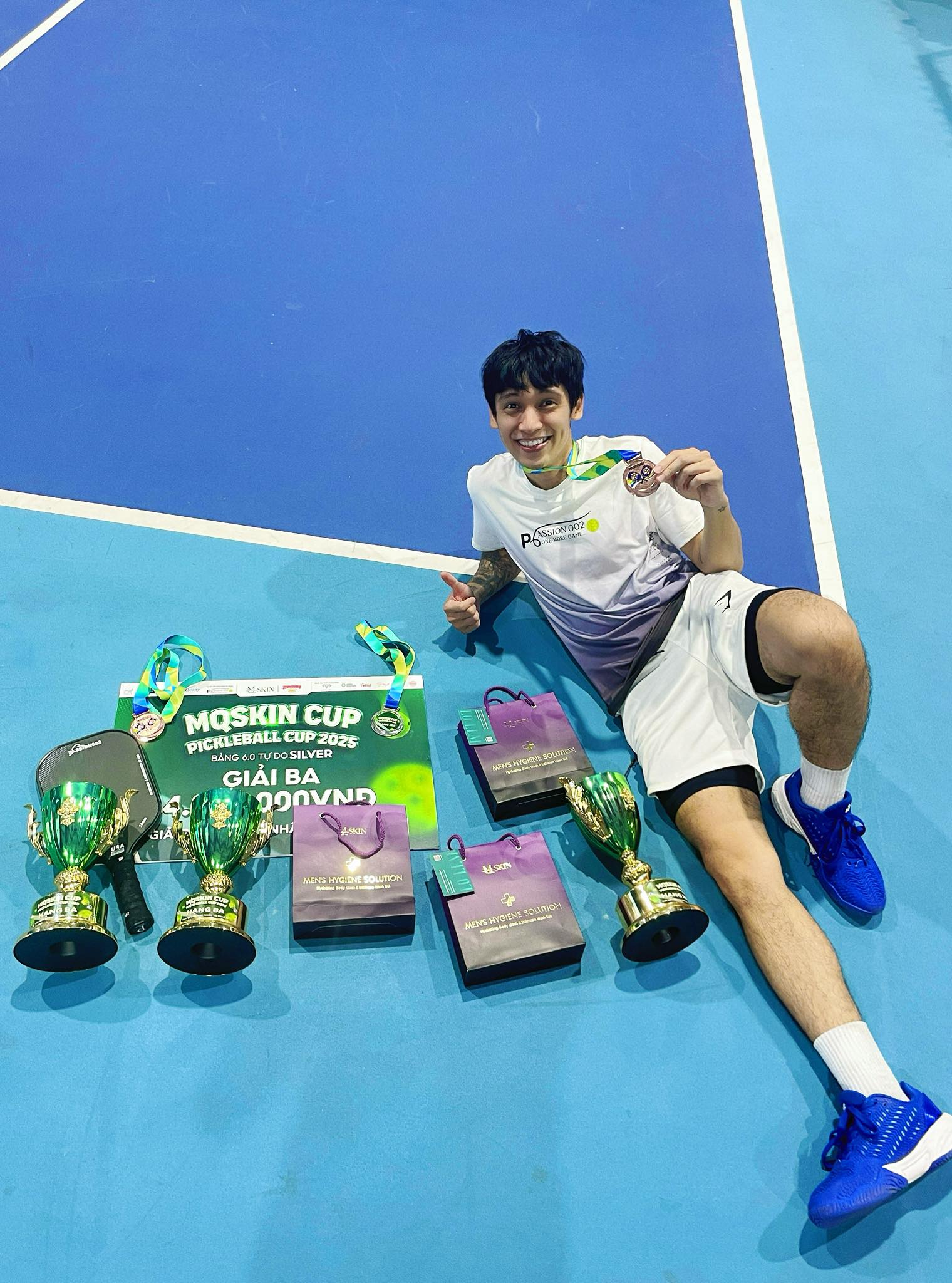 Tronie Ngô không chỉ chơi pickleball như một môn thể thao, mà anh còn thường xuyên tham gia các giải đấu và có nhiều thành tích 