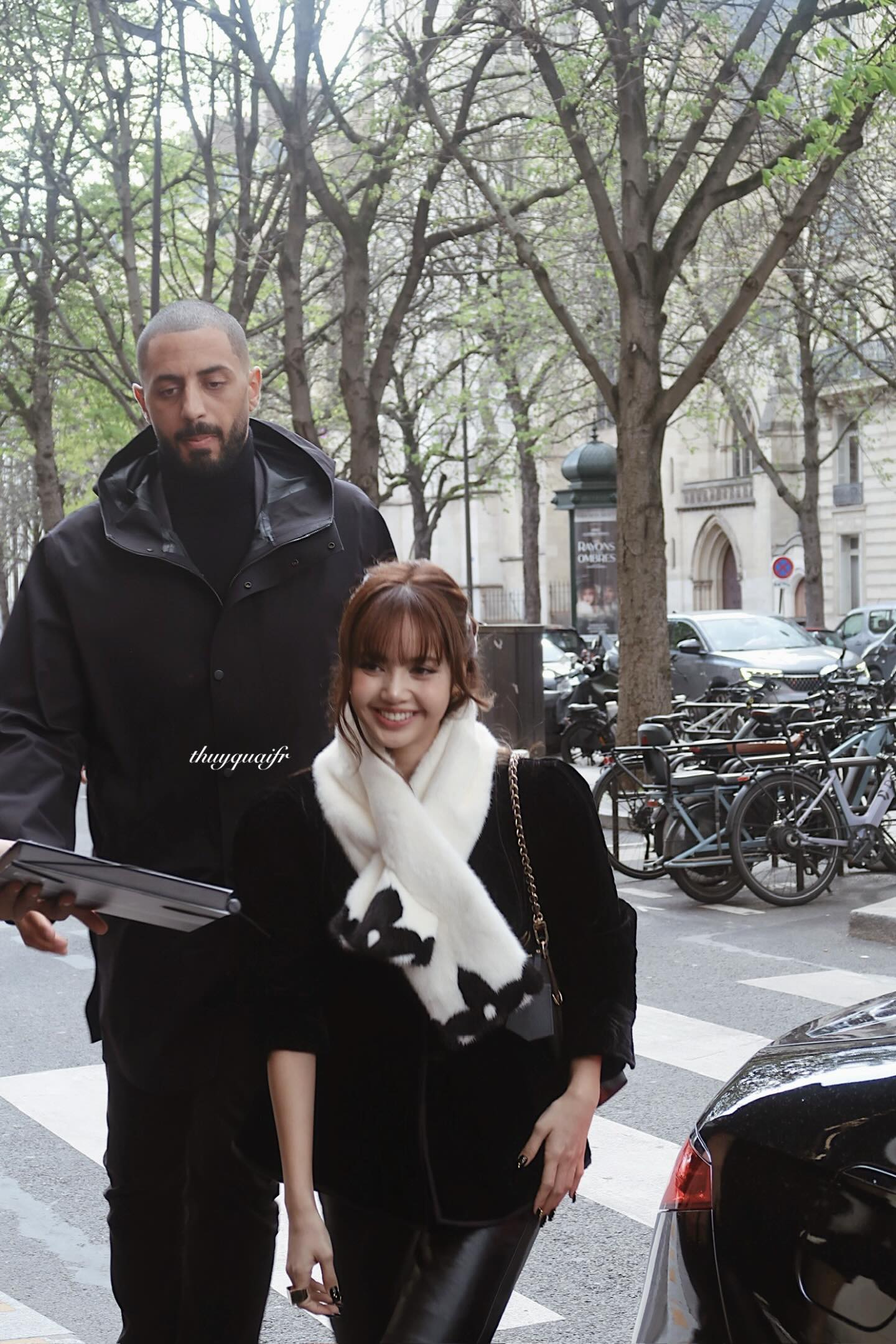 ...được nhận xét lung linh hơn trên ảnh. 