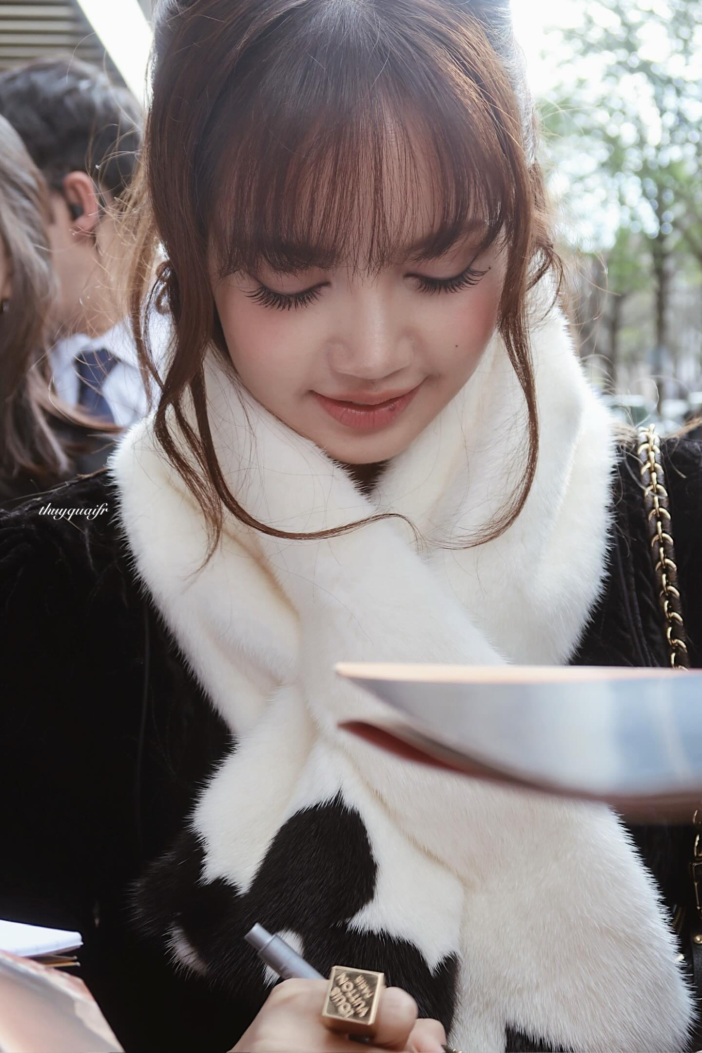  ...hoàn hảo như búp bê. (Ảnh @thuthuyfr)