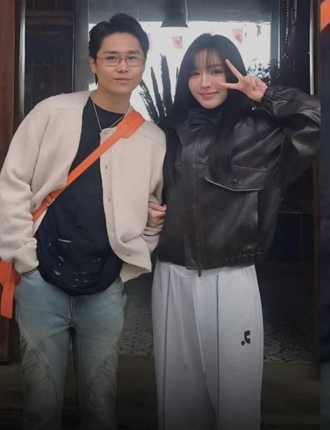 Cảnh tình tứ rõ mồn một của Tăng Duy Tân và Bích Phương