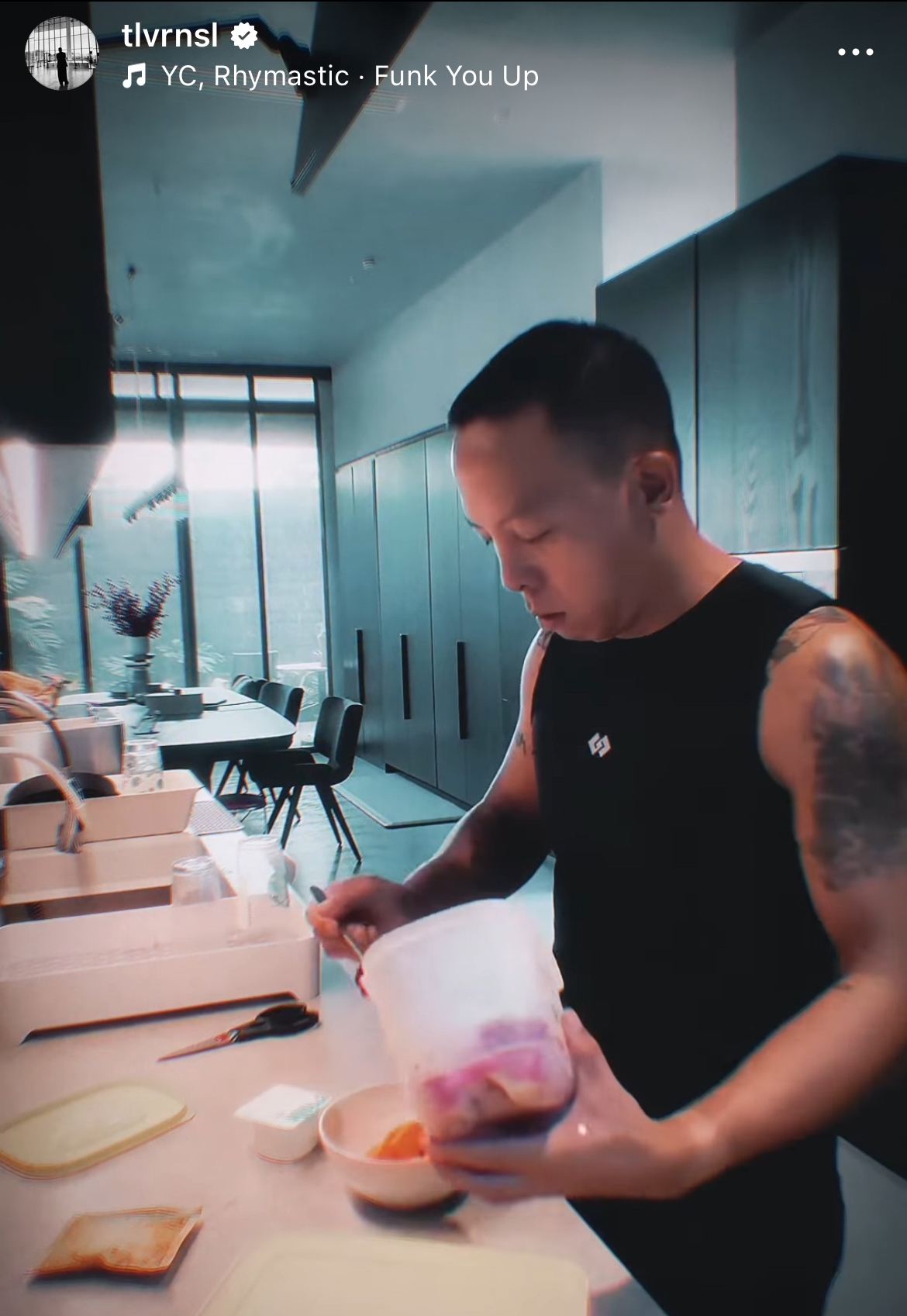 Suốt thời gian qua, Touliver vẫn ở lại biệt thự này 