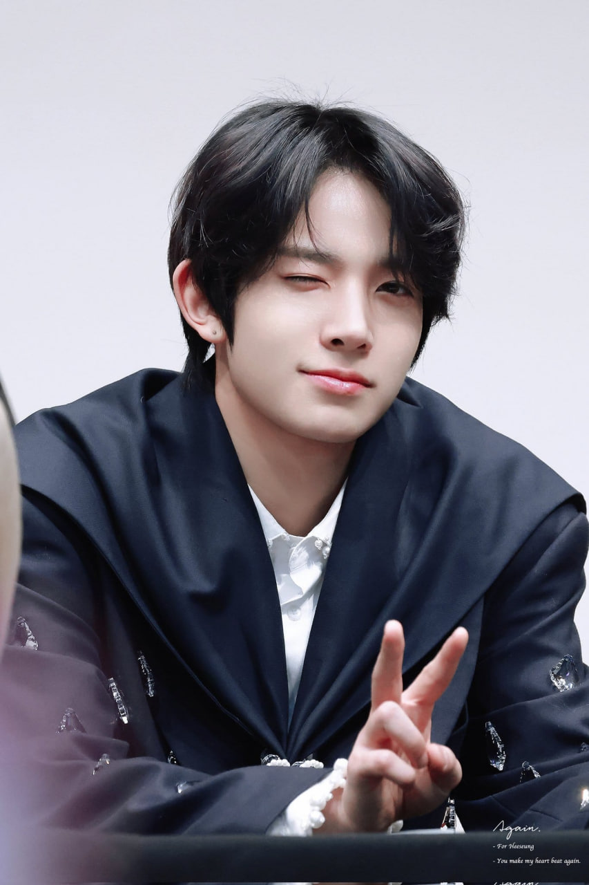 Bên cạnh tài năng âm nhạc, Heeseung còn là một 