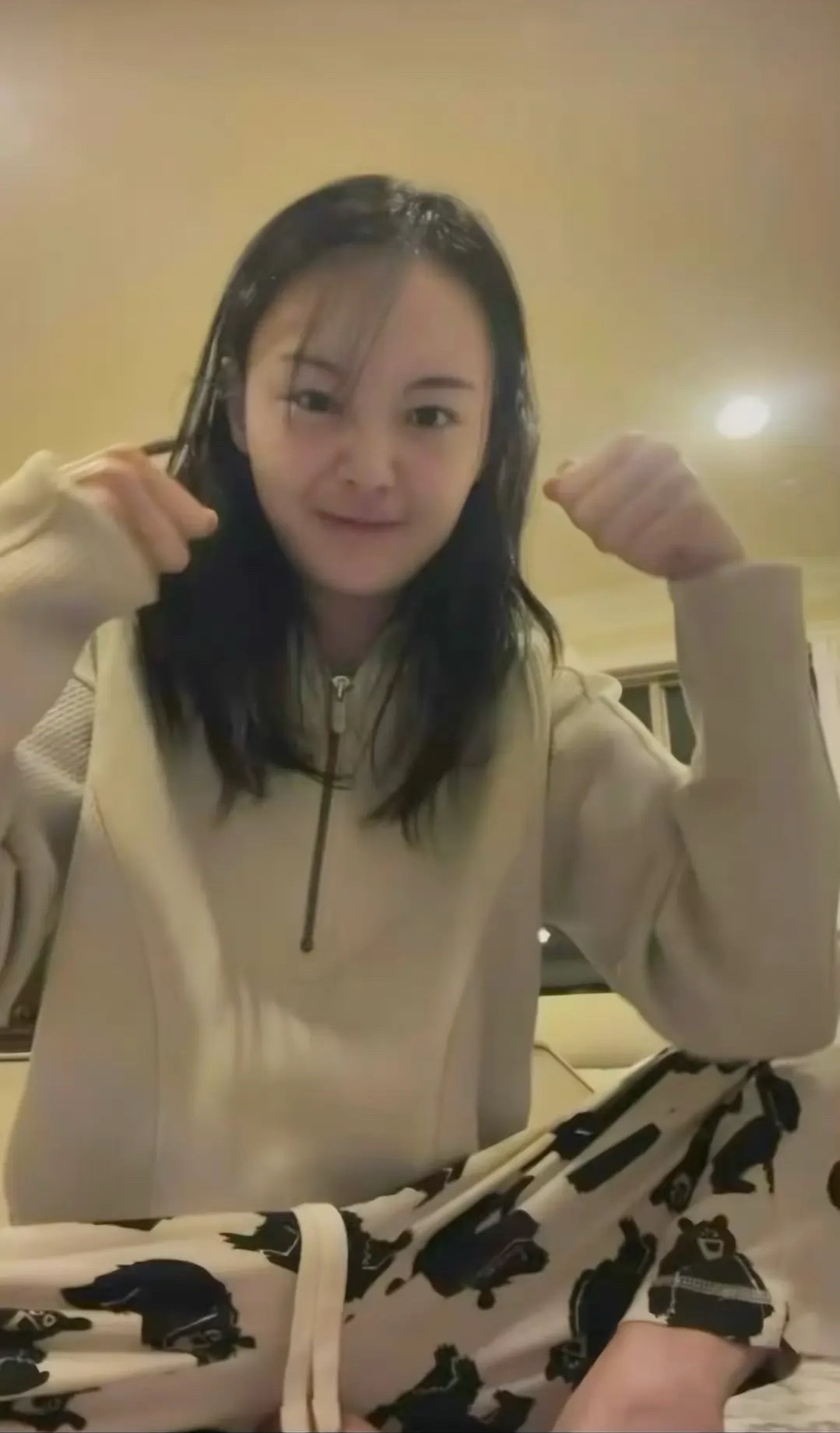 Trạng thái tinh thần của nữ diễn viên họ Trịnh ở hiện tại cũng khởi sắc lên trông thấy sau thời gian mắc trầm cảm. Ảnh: Sohu