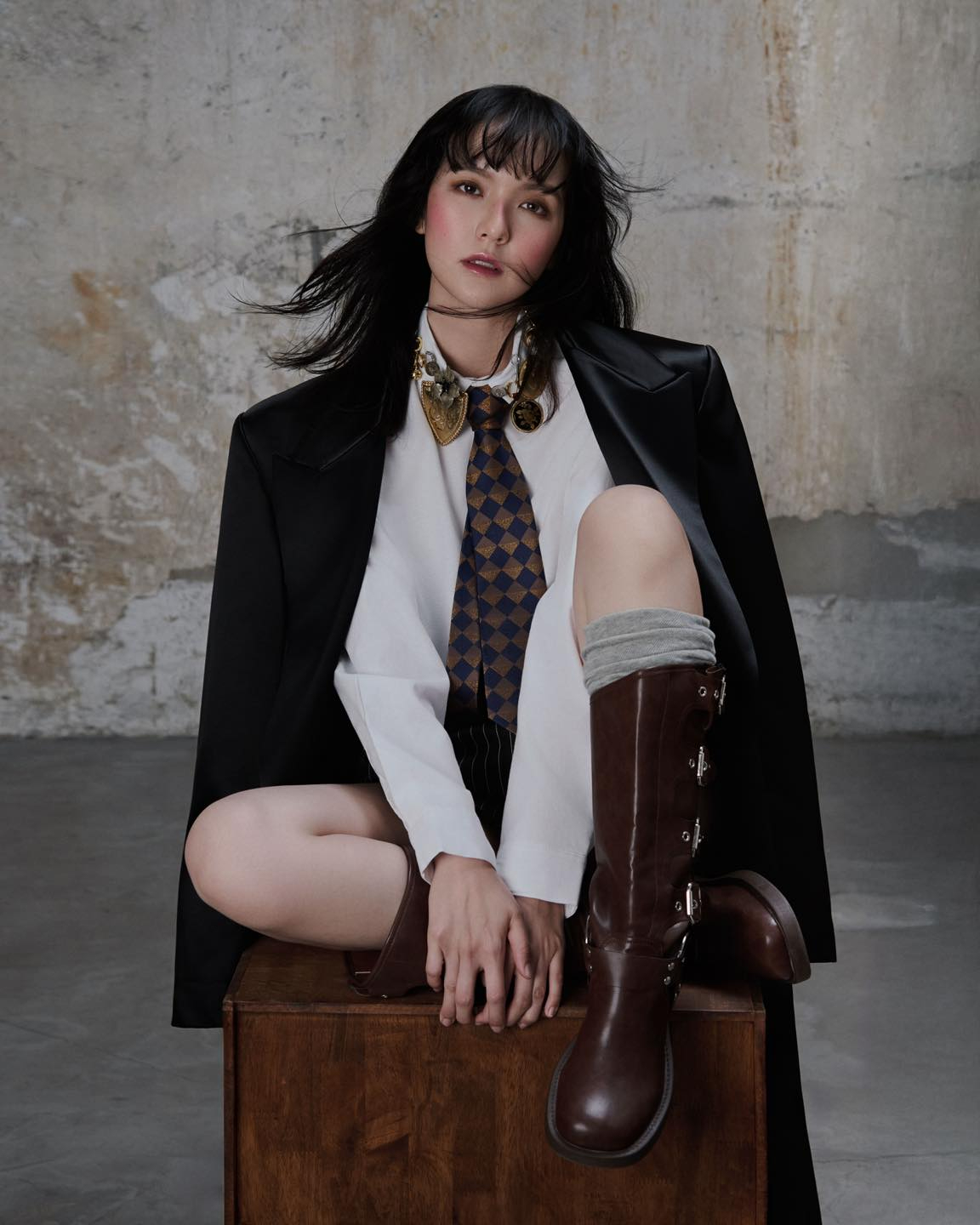 Ồn ào chuyện ăn mặc của Hải Tú