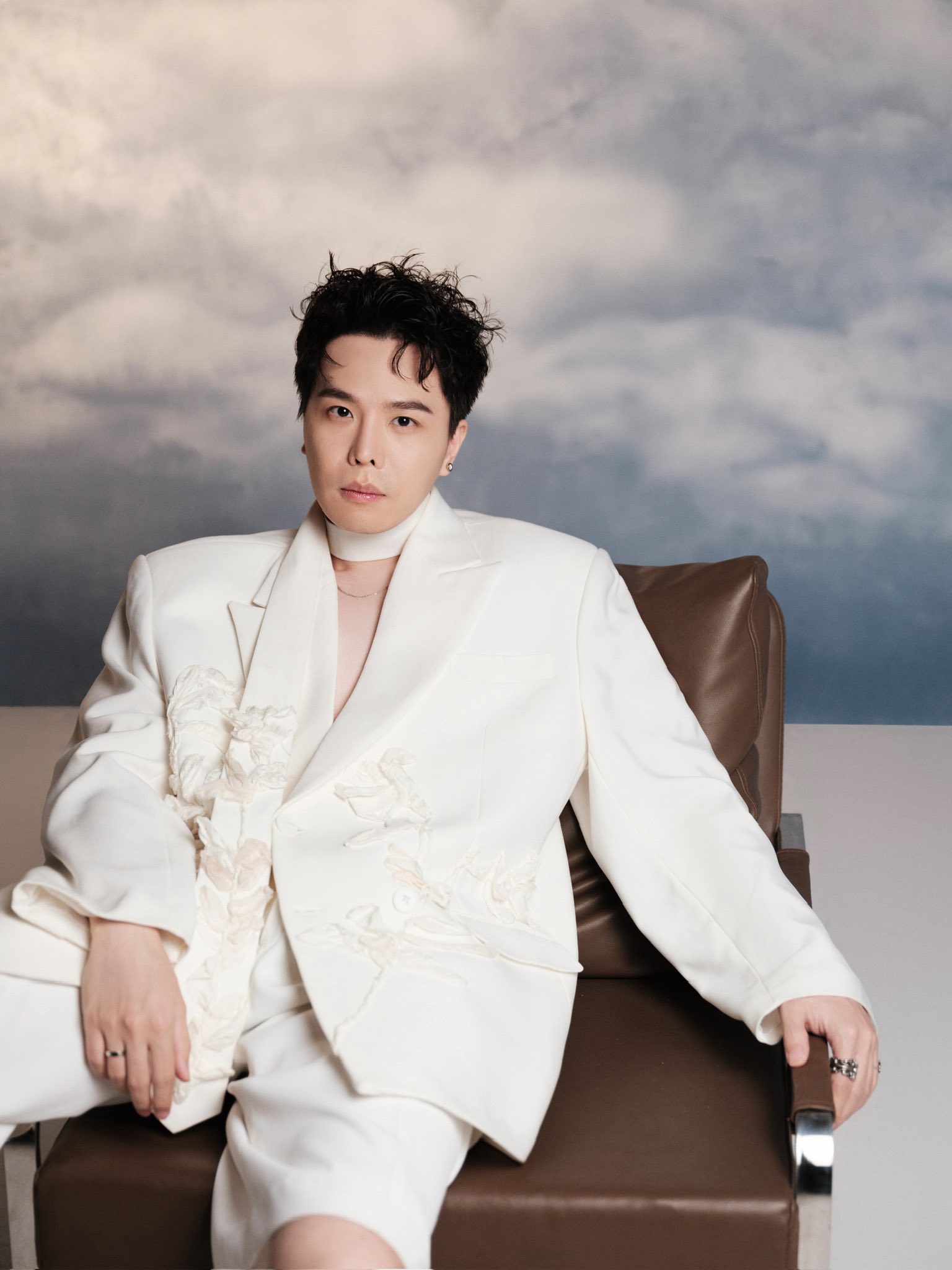   Được biết, giọng ca Người Ấy sinh ra trong gia đình giàu có, có truyền thống kinh doanh ở TP HCM. Ảnh: FBNV  