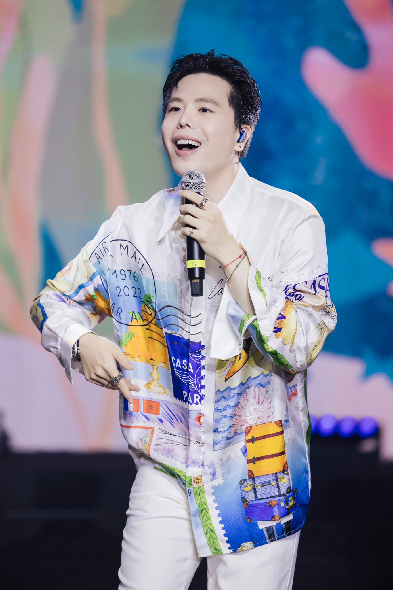   Không chỉ là ca nhạc sĩ trẻ tài năng, Trịnh Thăng Bình còn sở hữu khối tài sản đáng mơ ước dẫu chỉ mới ngoài 30 tuổi. Ảnh: FBNV  