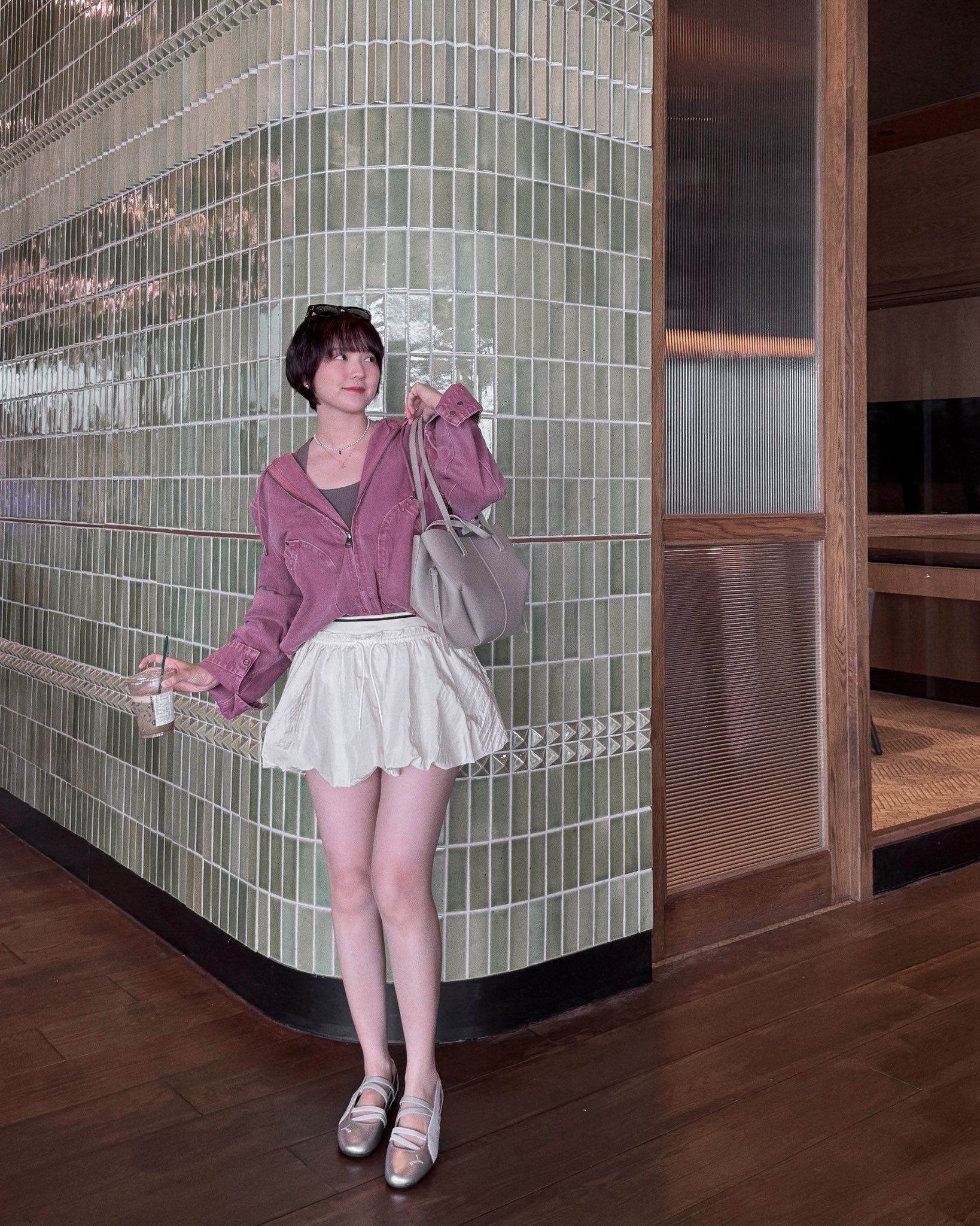 Ồn ào chuyện ăn mặc của Hải Tú