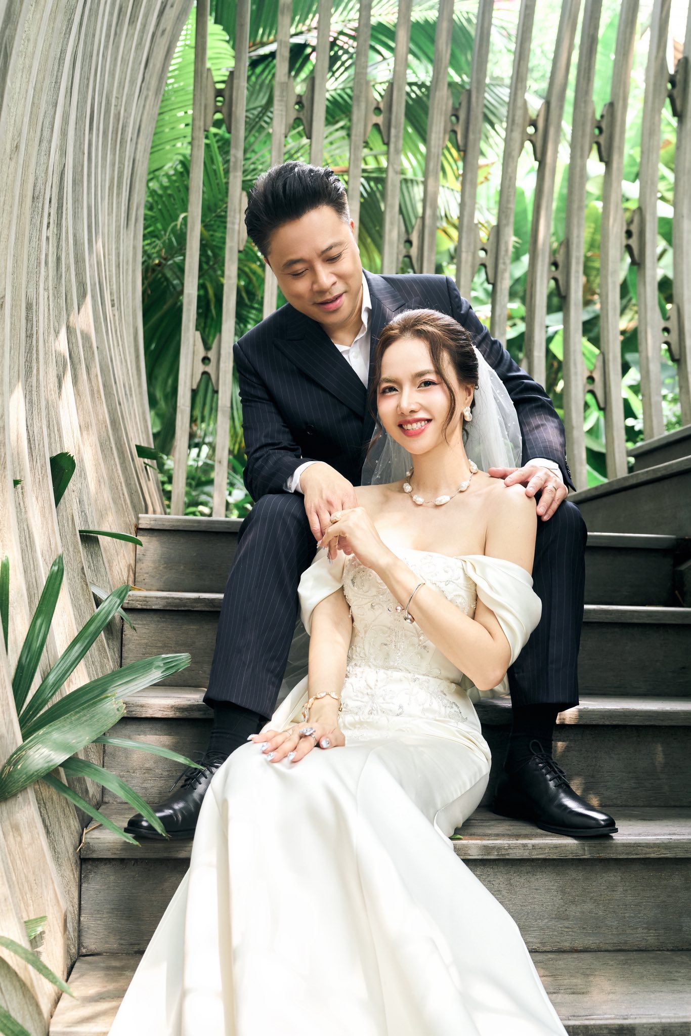   Đinh Ngọc Diệp và Victor Vũ kỷ niệm 10 năm ngày cưới. Ảnh: FBNV  