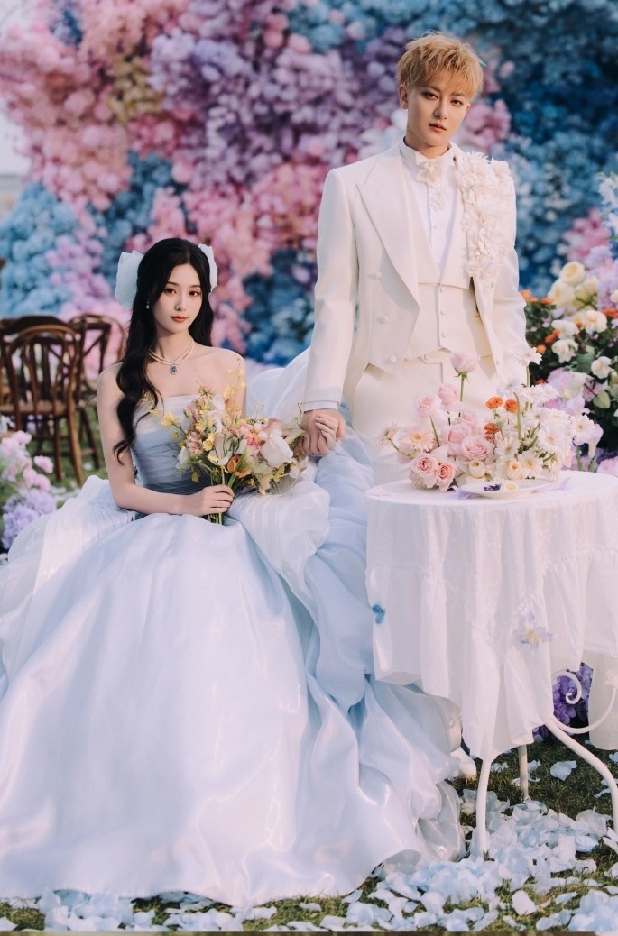 Hoàng Tử Thao - Từ Nghệ Dương là đôi vợ chồng được quan tâm nhất Cbiz hiện tại. Ảnh: Sohu.