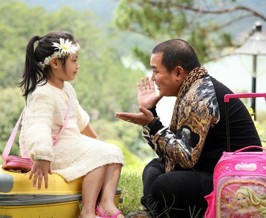 Minh Khang từng gây ấn tượng khi là ông bố hiền lành, kiên nhẫn với con gái trong Bố ơi, Mình đi đâu thế? (ảnh: Tổng hợp)