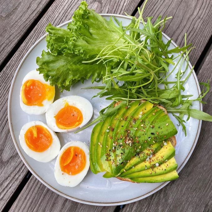 Trứng luộc là một trong những món ăn thường xuyên xuất hiện trong bữa sáng của Hà Tăng, hỗ trợ giữ làn da, vóc dáng săn chắc. (Ảnh: Instagram)