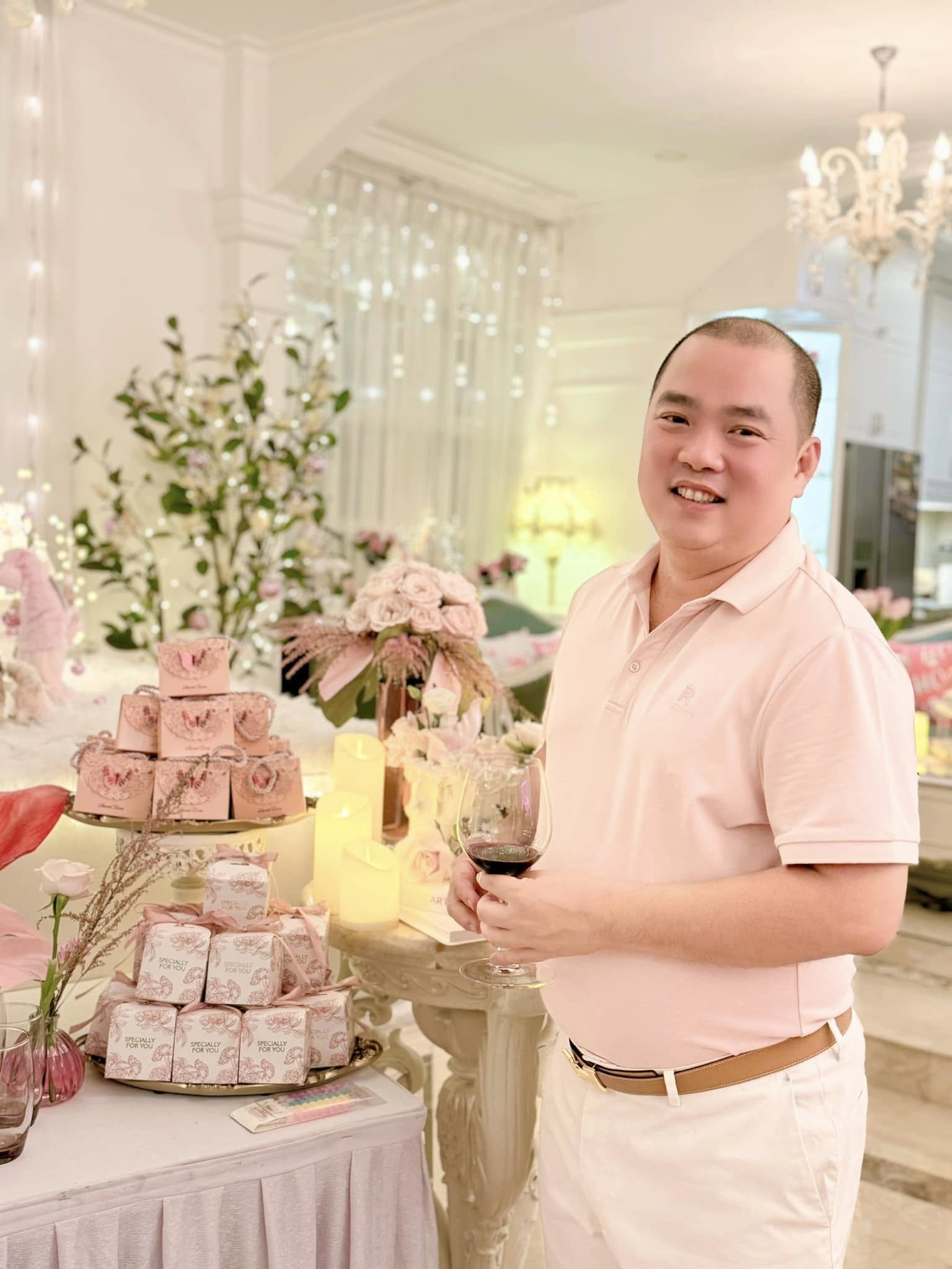   Nhạc sĩ Minh Khang vướng vào lùm xùm, bị chỉ trích từ netizen. Nguồn: FBNV  