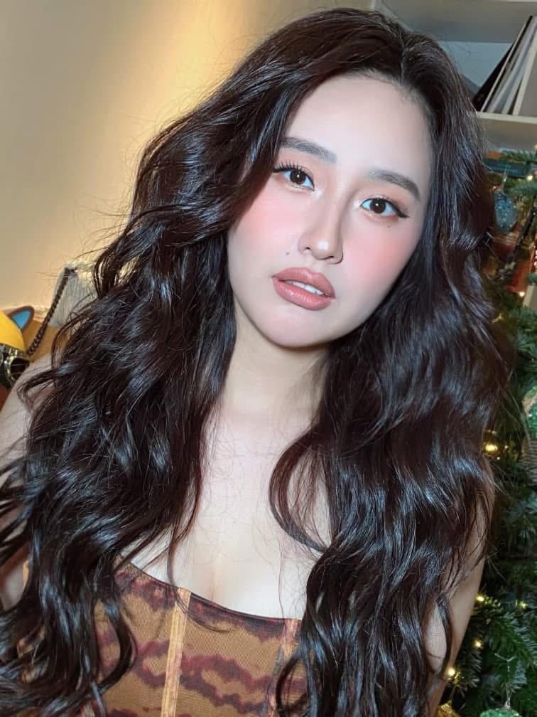 Mai Phương Thuý không hoạt động showbiz nhưng vẫn có sức hút riêng 