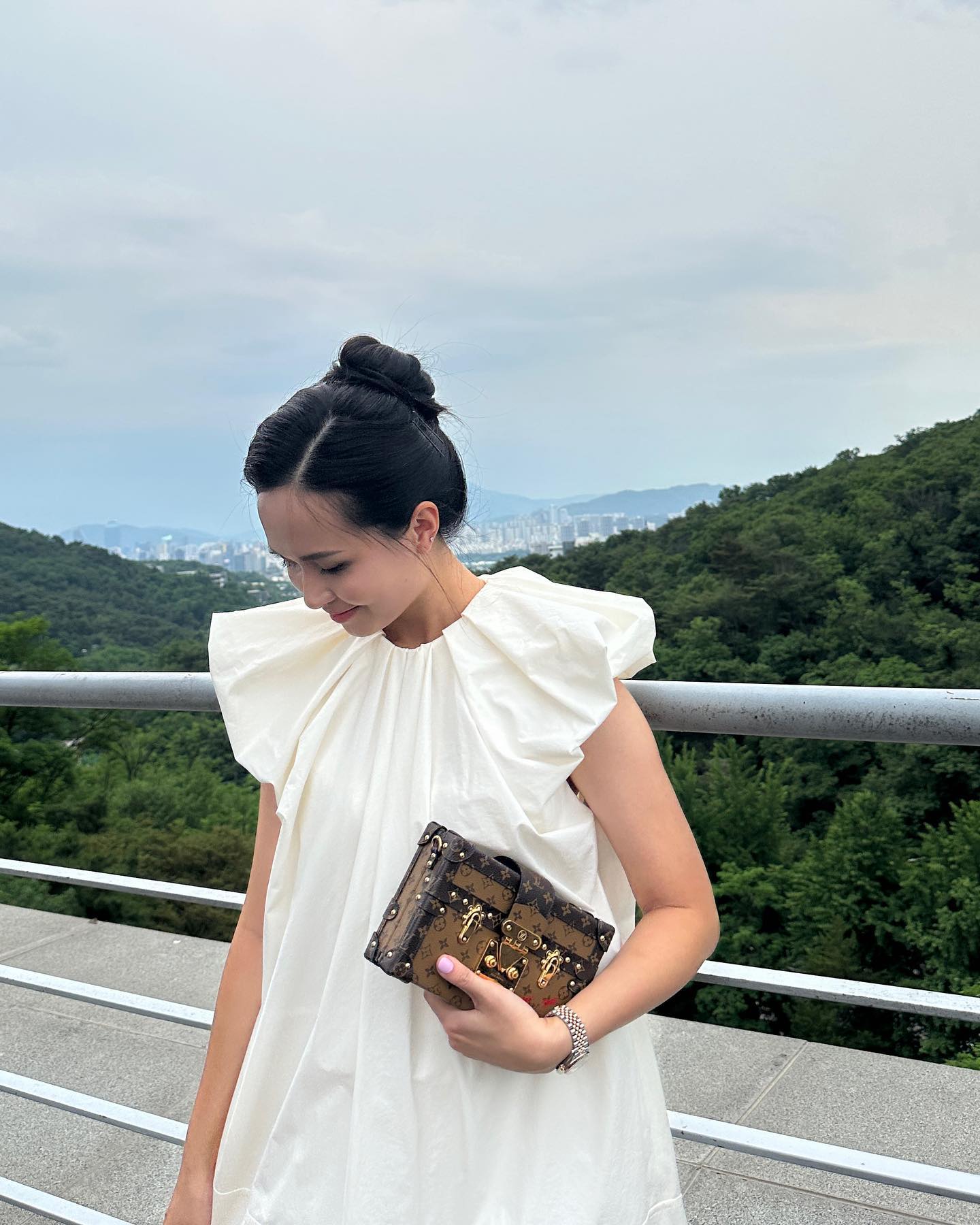 Huyền Mi có BST túi xách đắt đỏ