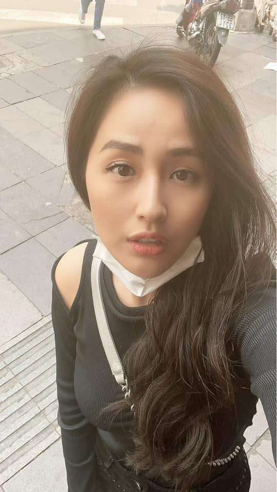 Mai Phương Thuý thường xuyên đăng những bức ảnh không chỉnh sửa, những dòng trạng thái vu vơ, lấp lửng 