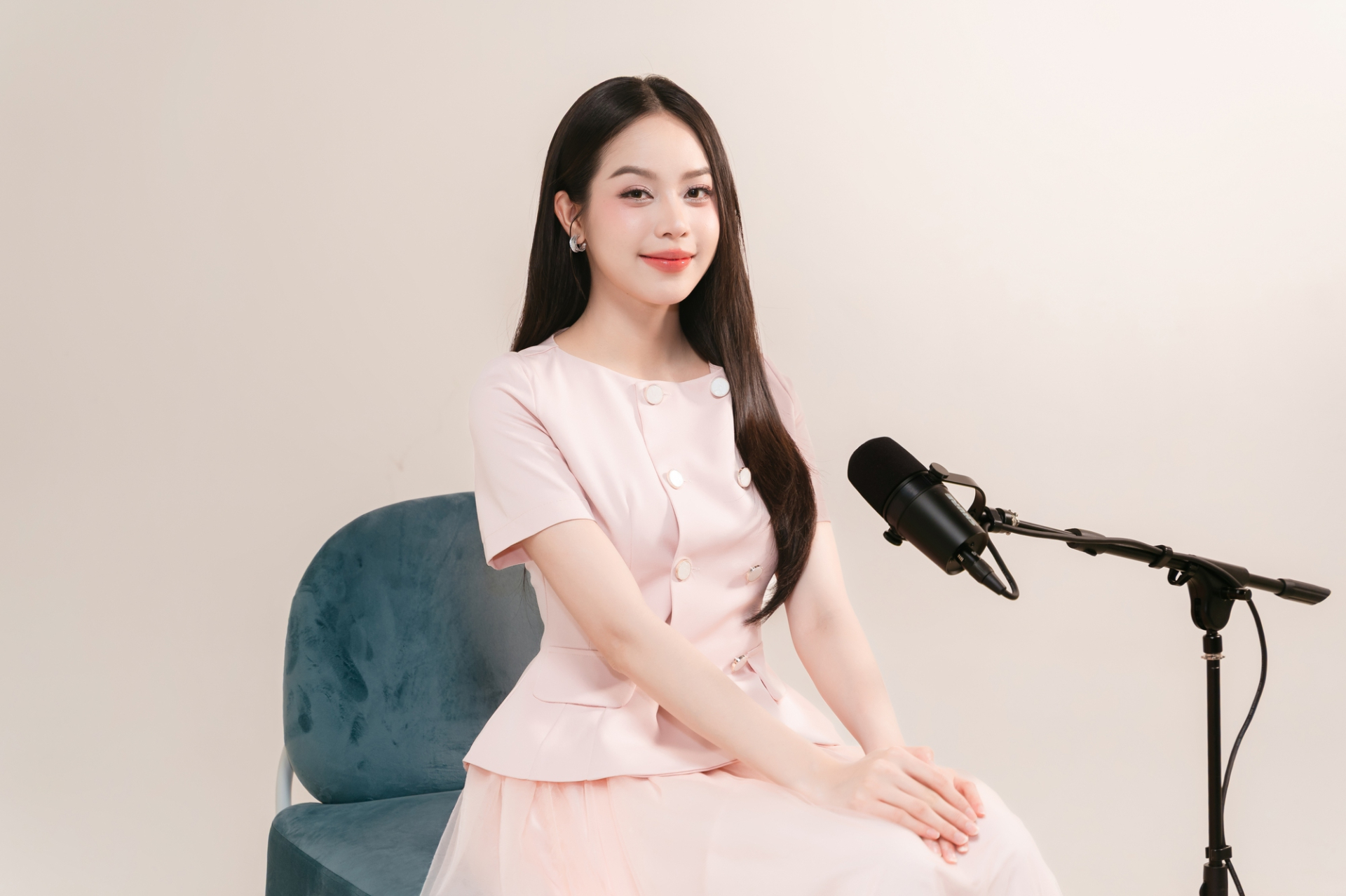 Thanh Thuỷ không quan trọng đối phương là ai, nàng hậu chỉ biết khi xác nhận họ là bạn đời của mình thì cô sẽ thoải mái công khai với khán giả