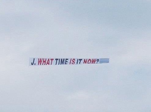 Fan ở Mỹ thuê máy bay qua nhà Jay Park để gây ấn tượng với anh. Ảnh: Koreaboo