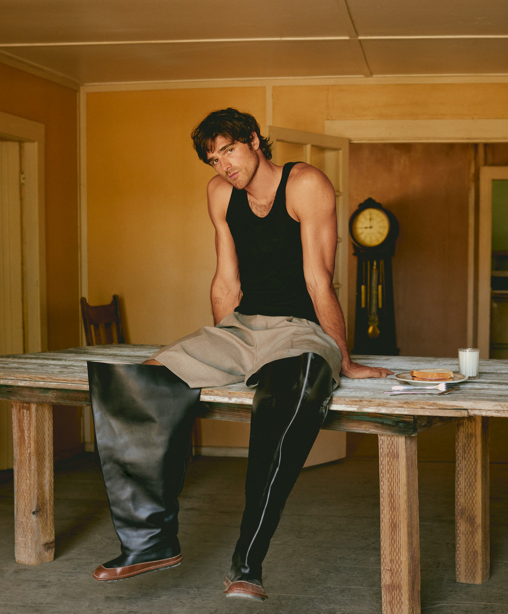 Nam diễn viên bay cao nhờ hợp với dòng nhân vật dark romantic hero đang rất được yêu thích. Ảnh: TRUNK ARCHIVE. 