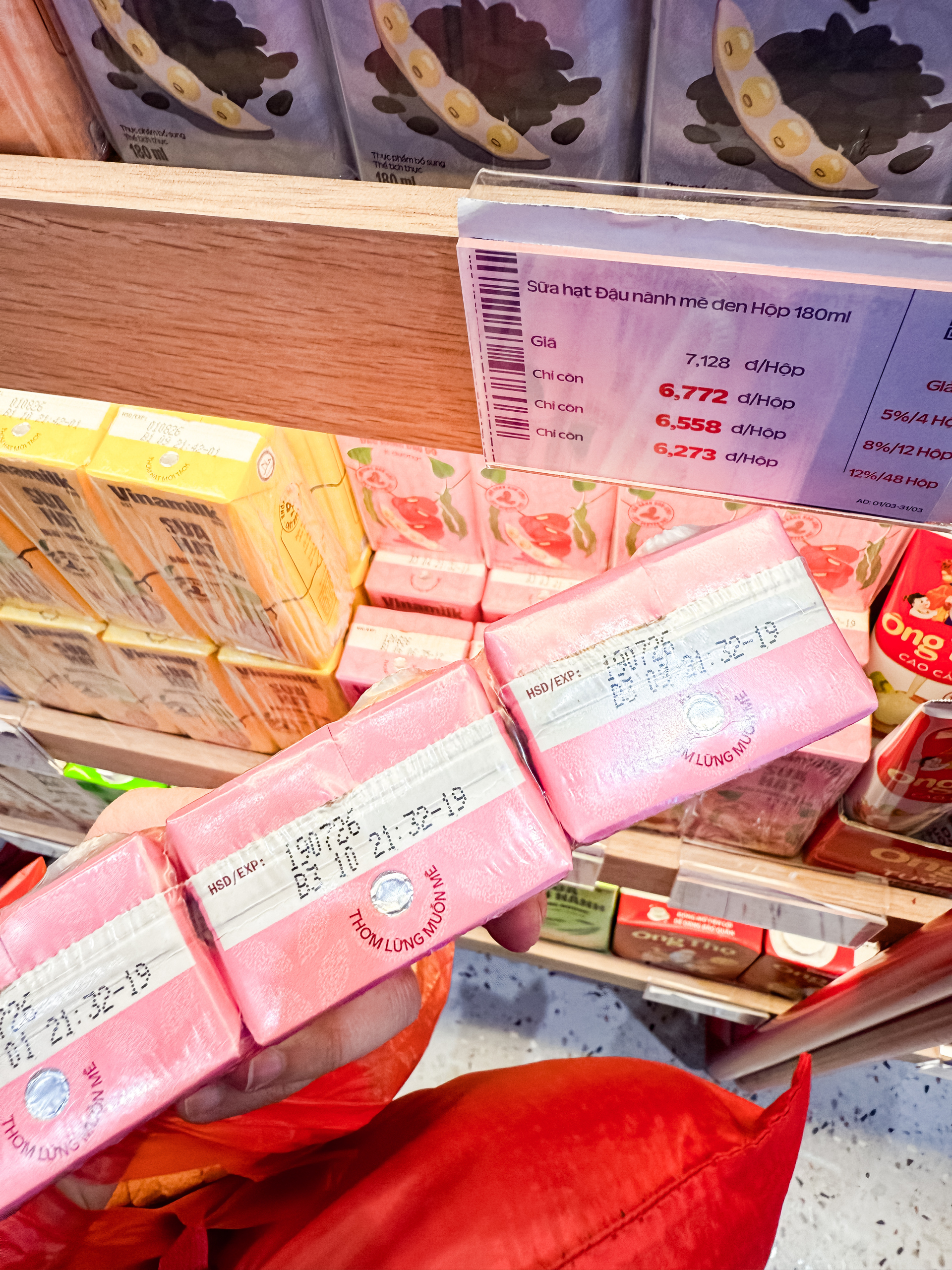 Hãng sữa quốc dân Vinamilk đặt