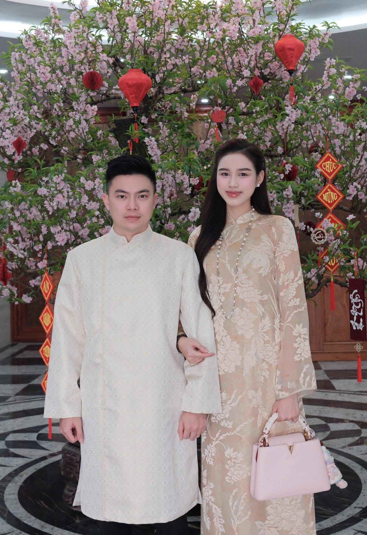   Hoa hậu sinh năm 2001 không ít lần vướng nghi vấn đang có tin vui nhưng chưa lên tiếng làm rõ. Ảnh: FBNV  