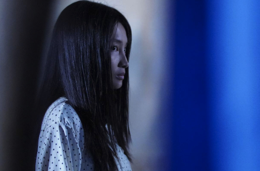  Cả tạo hình và những cảnh quay của Khả Như trong phim đều tạo cảm giác nổi da gà