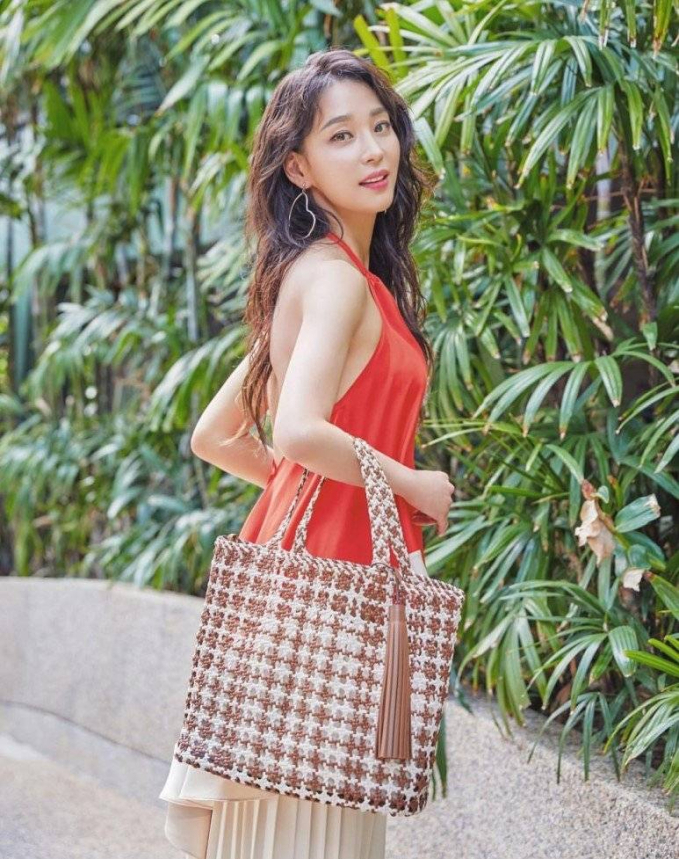 Han Go Eun trẻ trung, xinh đẹp ở tuổi 51. Ảnh: X