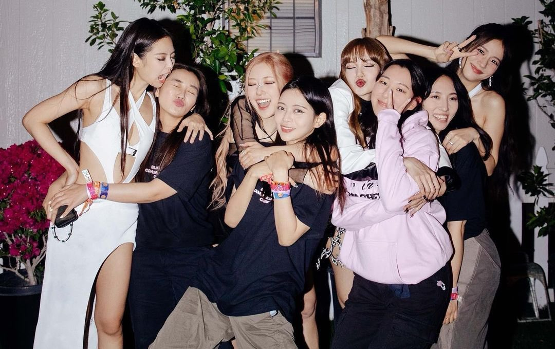   Thời điểm vẫn còn hoạt động chung dưới trướng YG, BLACKPINK vẫn đều có những quản lý nữ… (Ảnh: Instagram)  