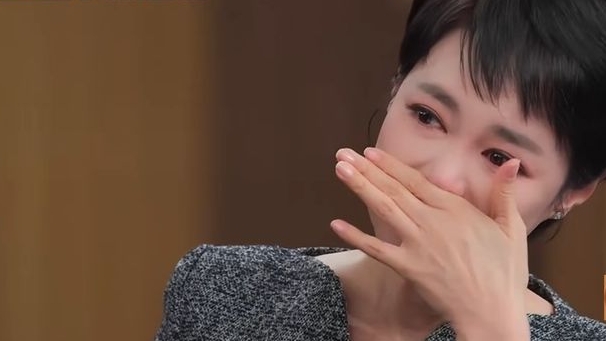 Kim Ju Ha òa khóc khi nhắc tới những đau khổ do chồng doanh nhân gây ra cho cô. Ảnh: Nate