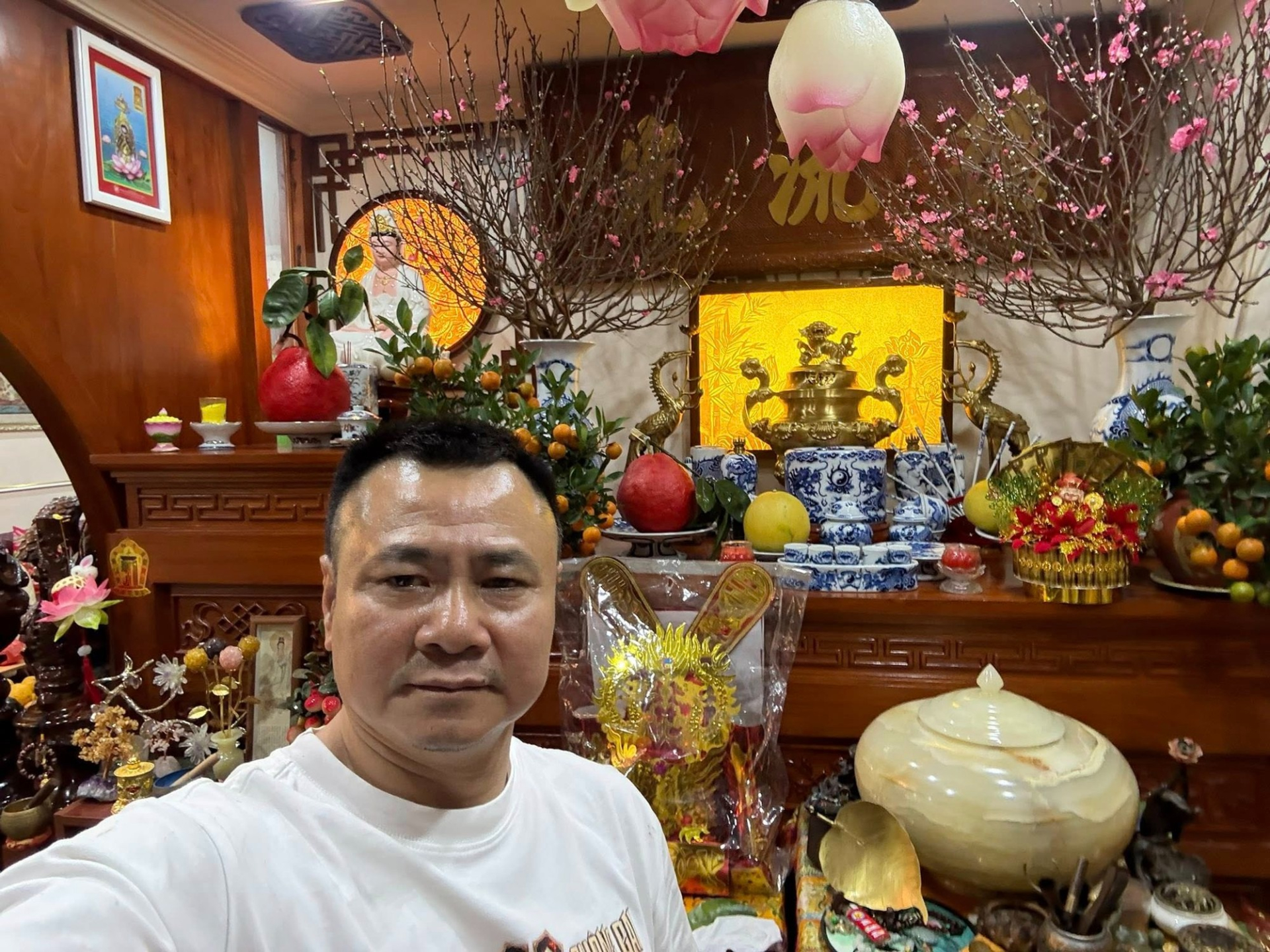 Khu vực này được vợ chồng nam nghệ sĩ đặc biệt chú trọng, luôn sắp xếp gọn gàng và tỉ mỉ