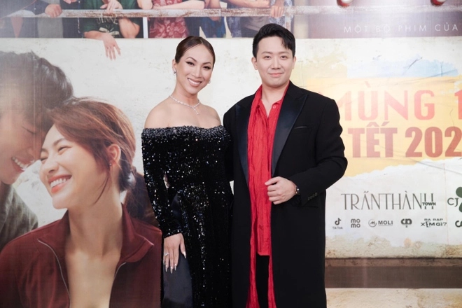 Lộ Lộ là người thành lập đoàn lô tô Sài Gòn Tân Thời, được Trấn Thành ưu ái xuất hiện ở nhiều dự án 