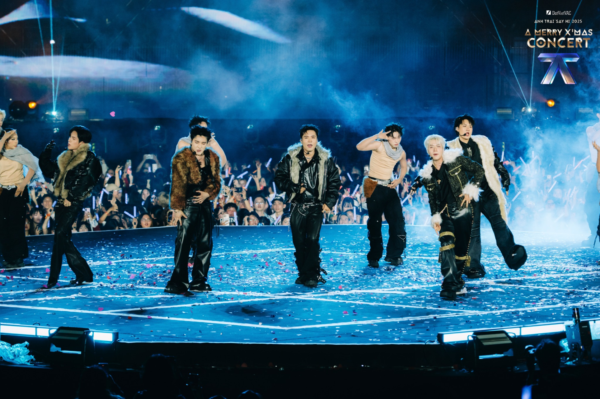 Đêm concert D-1 ở TP.HCM đã diễn ra thành công rực rỡ (Ảnh: Anh Trai Say Hi)