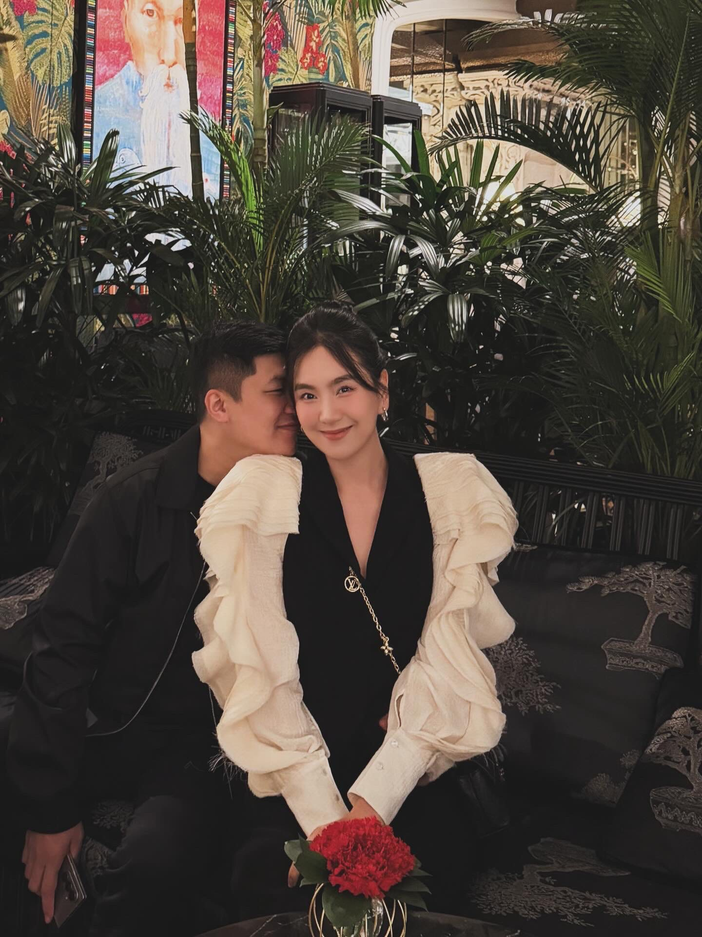 Vợ chồng Mai Ngọc (Ảnh: FBNV)