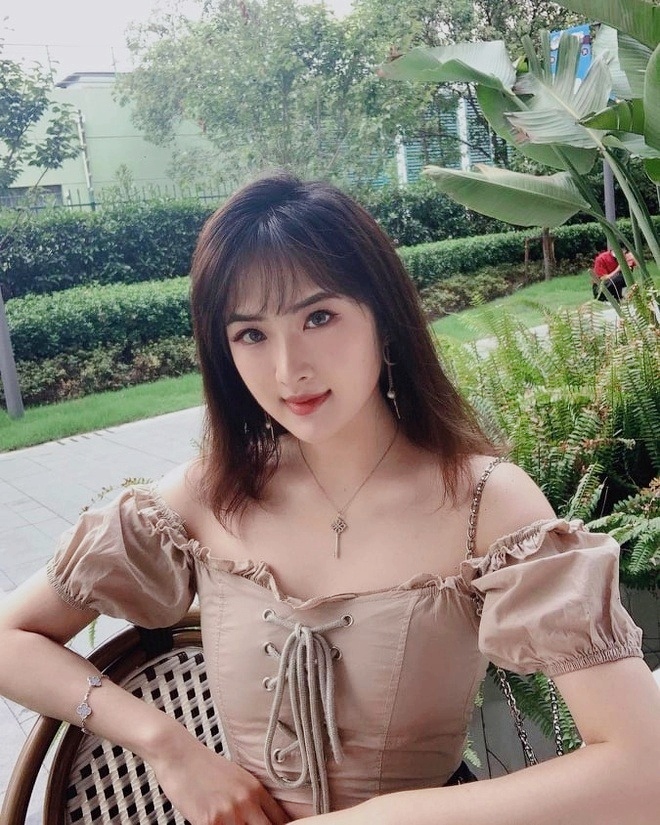 Diêu An Na nữ tính, dịu dàng đúng chuẩn tiểu thư con nhà giàu trước khi vào showbiz. Ảnh: Sina.