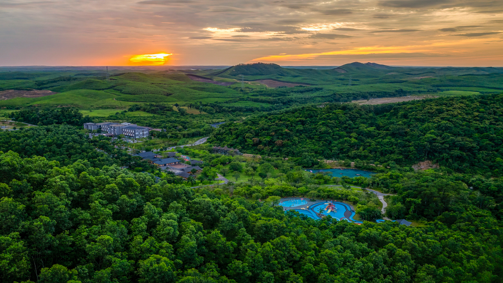 Khu vực suối nước nóng nằm trong khu nghỉ dưỡng Bang Onsen & Resort