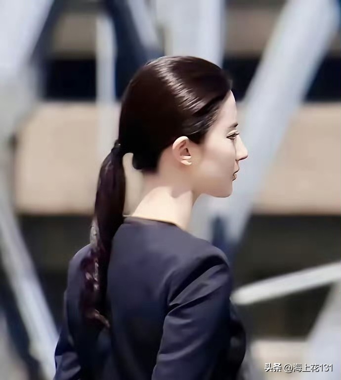 Nữ diễn viên tốn hàng tỷ đồng mỗi năm chỉ để chăm sóc tóc