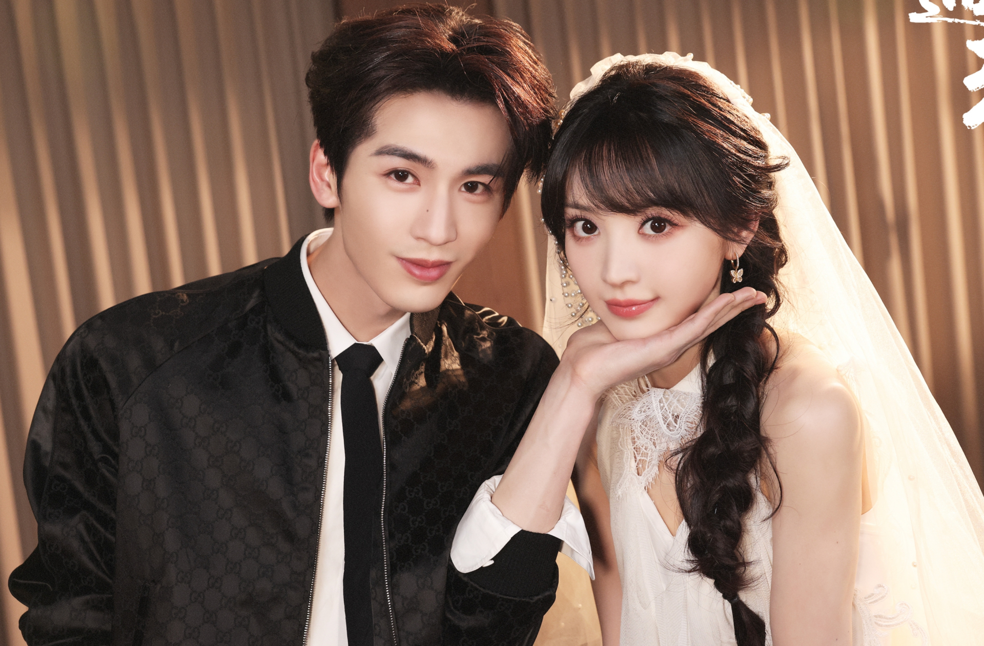 Trương Lăng Hách và Điền Hi Vi trong tạo hình váy cưới