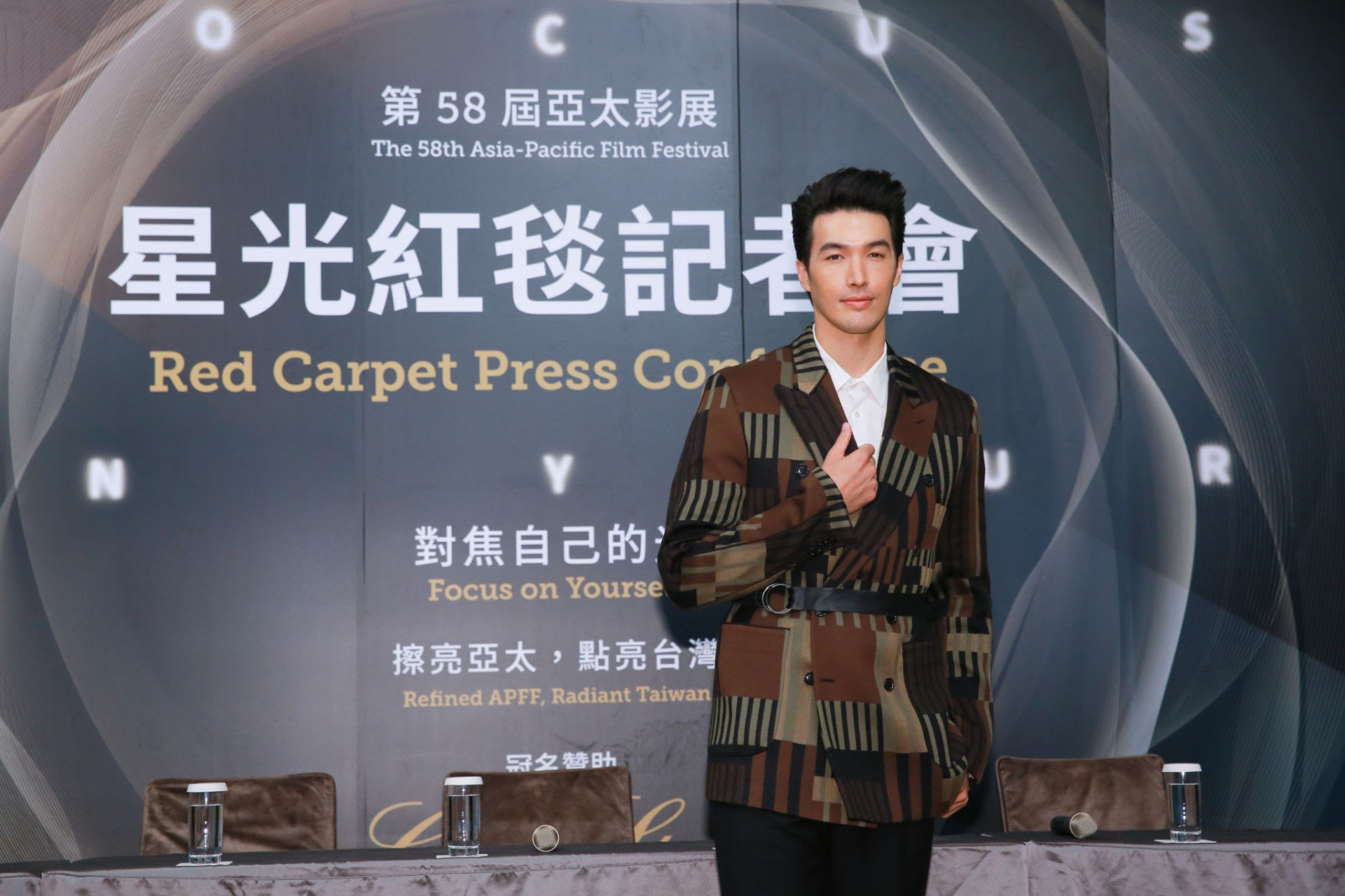 Trong khi đó, Vivian Dawson gây ấn tượng nhờ vẻ đẹp lai Á - Âu đầy cuốn hút. Ảnh: 163