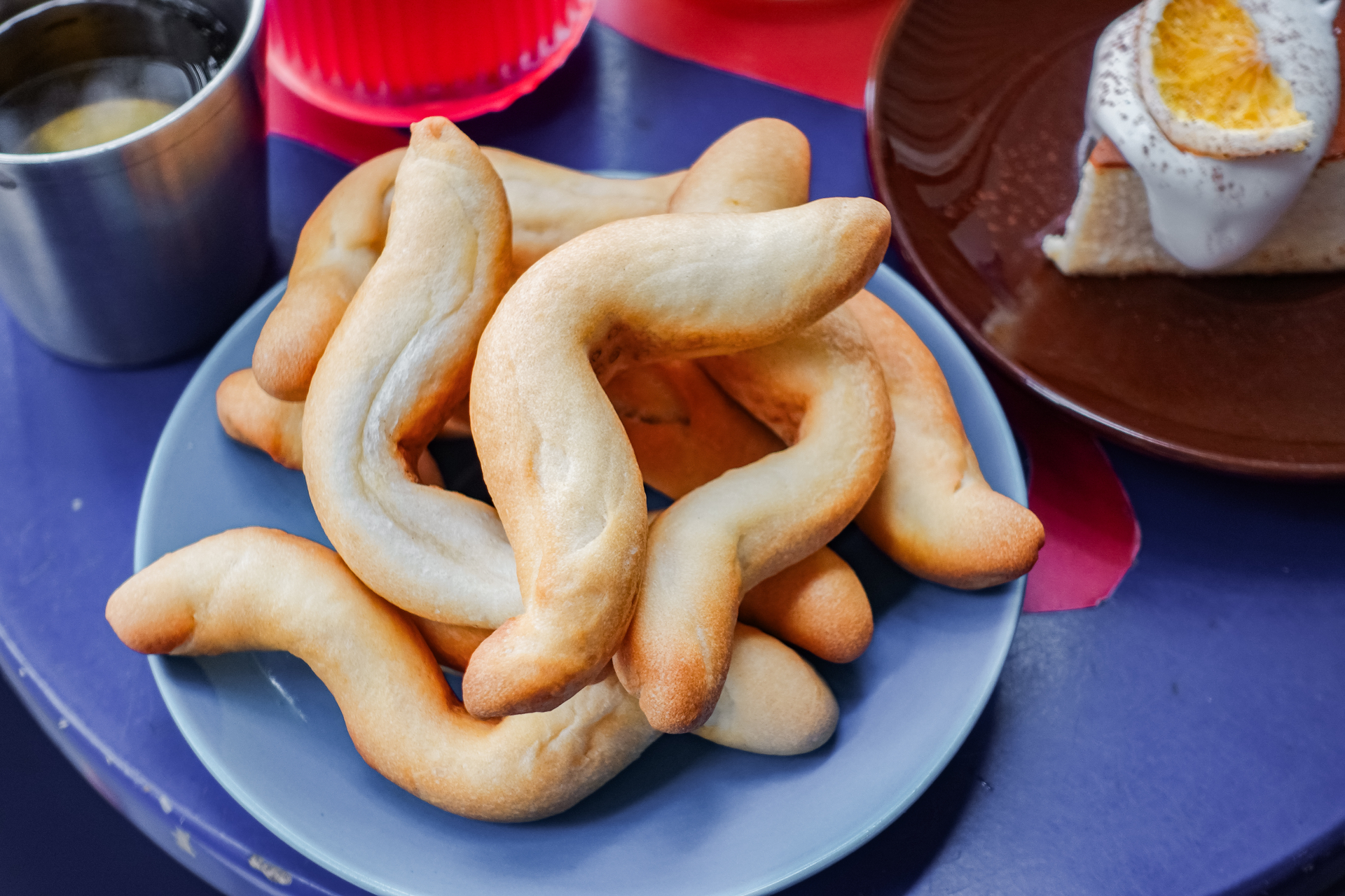 Khách xếp hàng như mua vàng, loại bánh mì