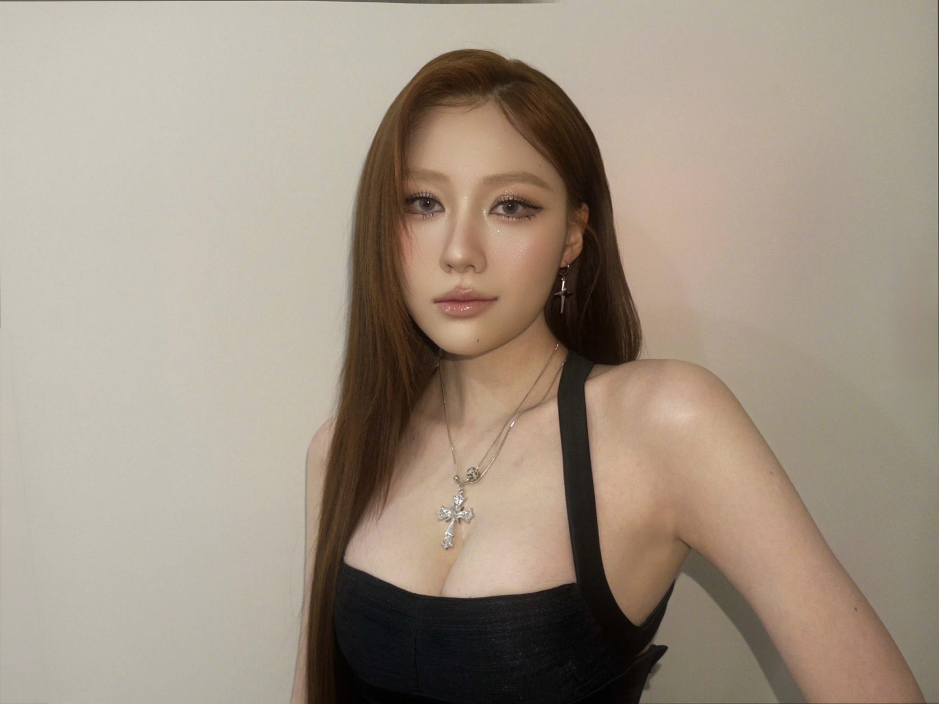 Chiếc vali khiến Uyển Ân bị réo tên rần rần