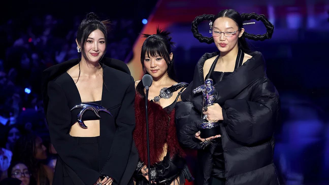 Golden rinh về nhiều giải thưởng quốc tế danh giá, điều mà BLACKPINK và BTS chưa thể đạt được (Ảnh: Getty)
