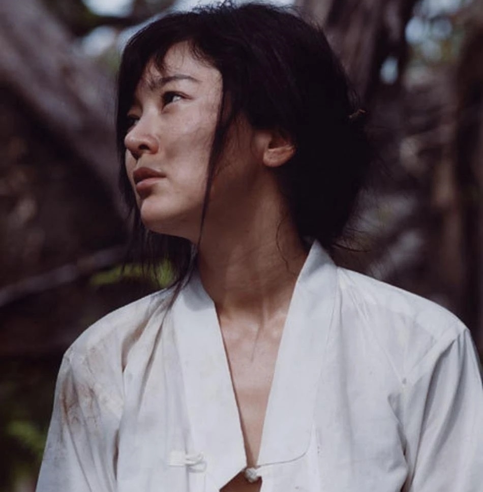 Bộ ảnh khiến Lee Seung Yeon trở thành tội đồ của cả nước