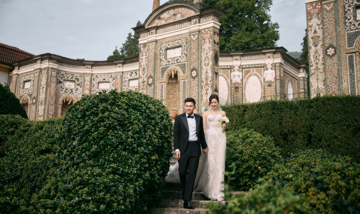 Vũ trụ hạnh phúc hiện rõ qua từng khoảnh khắc của Hoa hậu và thiếu gia 