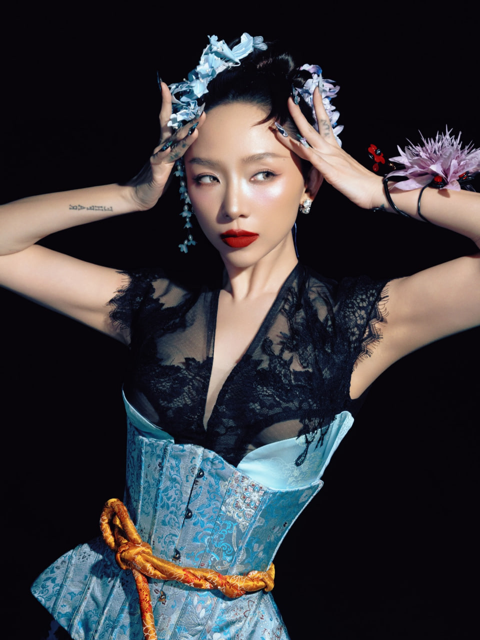 Những sản phẩm âm nhạc mà Tóc Tiên và Touliver cùng nhau tạo dựng vẫn có chỗ đứng vững chắc trên thị trường (Ảnh:FBNV)