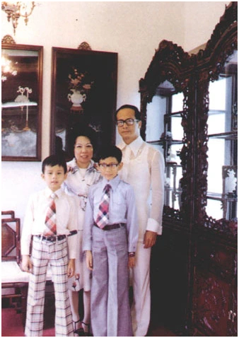 Hình ảnh gia đình Lý Gia Thành - Trang Nguyệt Minh.